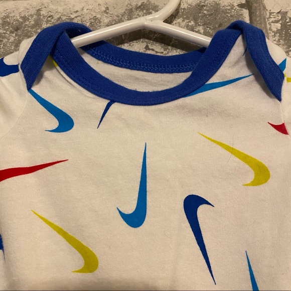 Nike Onesie Size Newborn - Picture 2 of 5